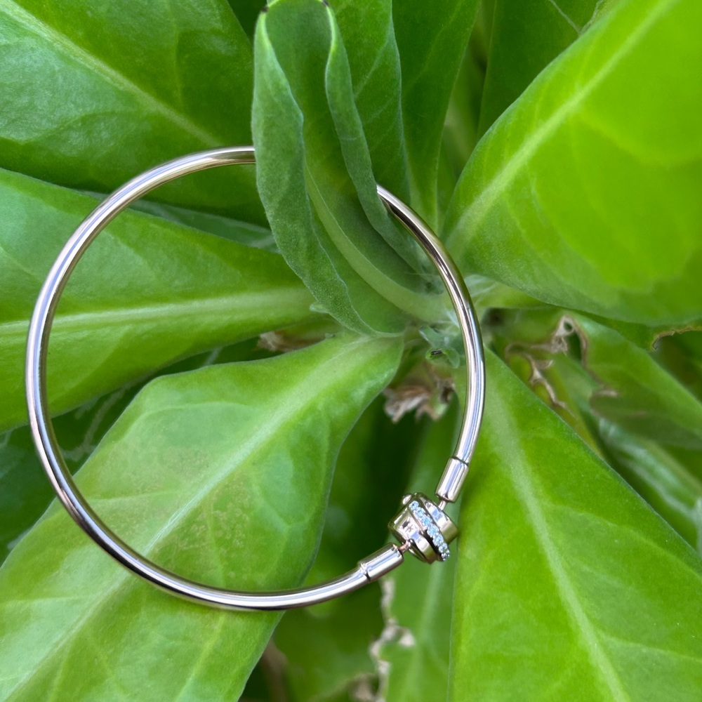 Pandora Moments Sparkling Shooting Star Clasp Rose Gold-Plated bangle bracelet - Picture 3 of 10